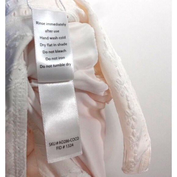 Andie Swim The Belmar One Piece Swimsuit Floral Eyelet Coconut/Cream Size Medium - Picture 11 of 12